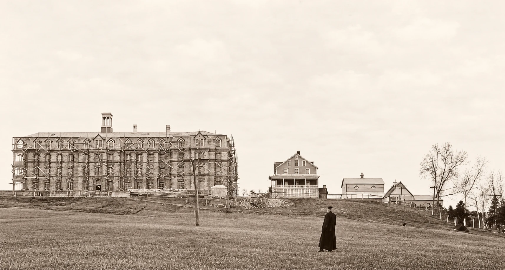le deuxième collège en construction en novembre 1920