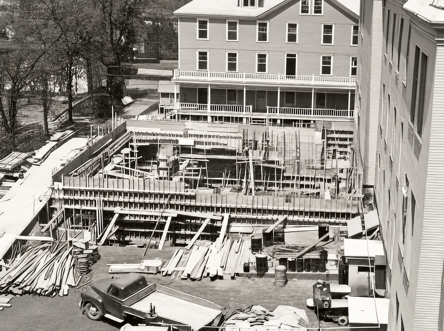 Le deuxième collège en contruction en 1917